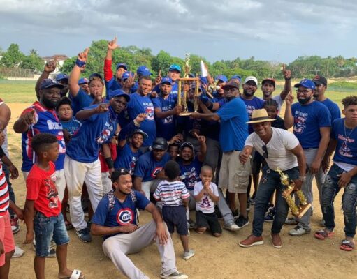 Equipo de la Calle Abreu, campeón del Torneo de Softball Intercalles Triple A de San Miguel de Manoguayabo, dedicado a periodista Raúl Germán