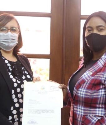 Diputada Leyvi Bautista deposita proyecto que propone elevar a distrito municipal a Hato Nuevo de Manoguayabo